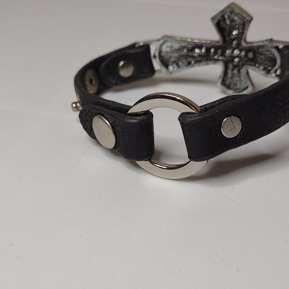 Very Awesome Black Bracelet With Cross - Picture 3 of 9